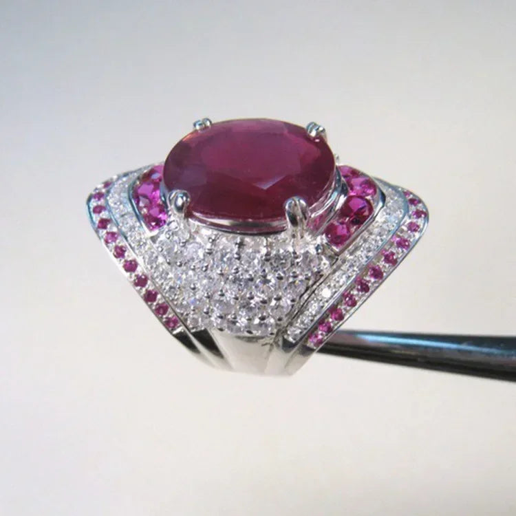 2025 European and American Red Cubic Zirconia Ring, Oval Geometric Fashion Temperament Elegant and Dazzling Jewelry Accessories