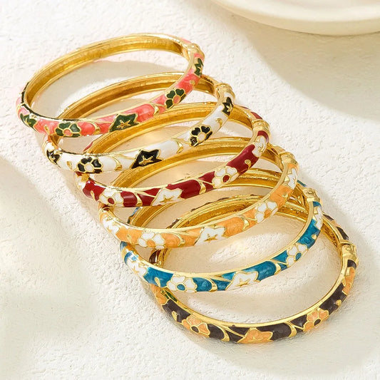 Elegant Enamel Dropped Glaze Flower Texture Closed End Bracelet For Women Retro Gold Copper Metal Bracelet Party Jewelry Gifts