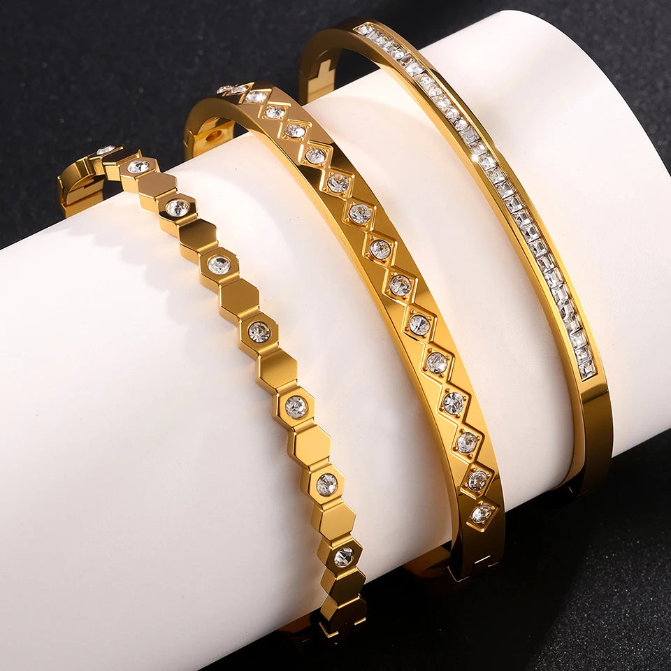 Zenat heart-shaped stainless steel bracelets