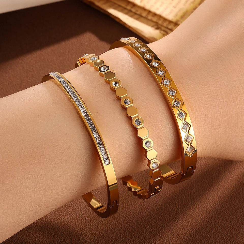 Zenat heart-shaped stainless steel bracelets