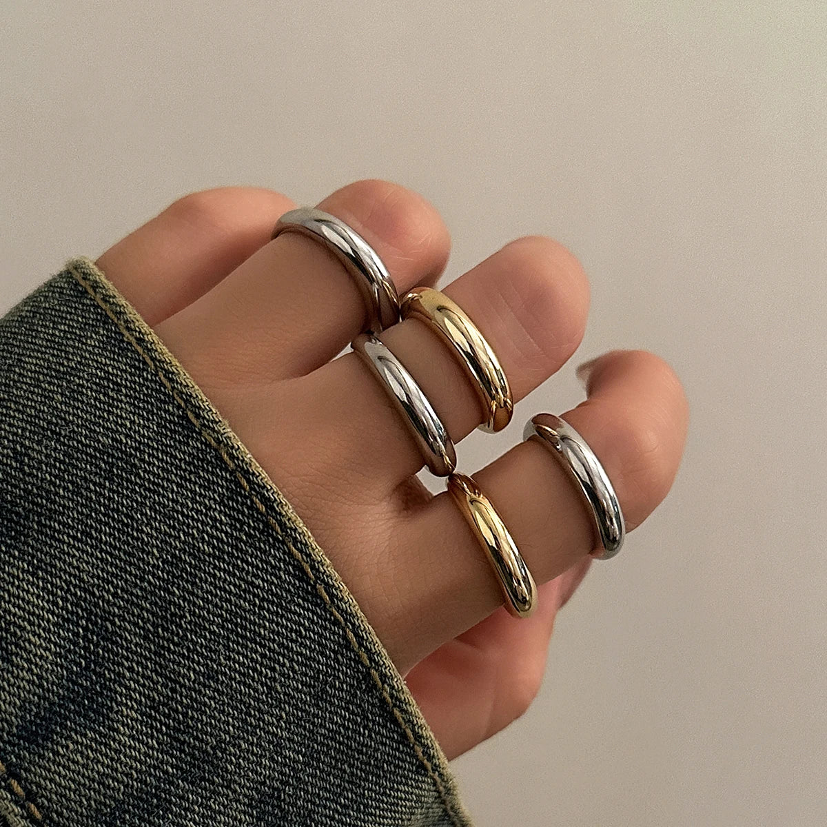 Zenat 8-Piece Chunky Mixed Metal Rings Set