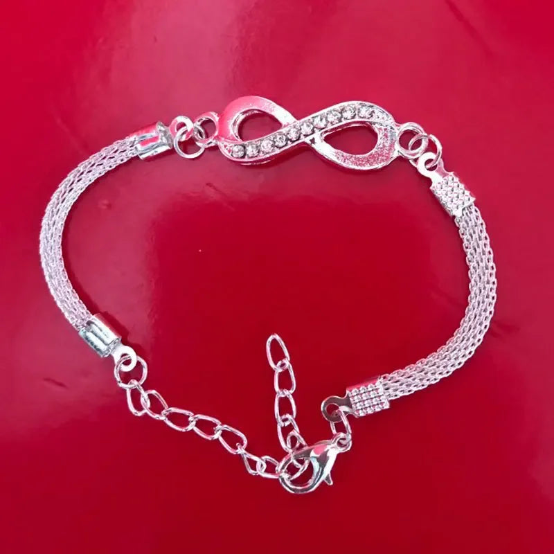 Zenat Delysia King 8-Shaped Crystal Bracelet