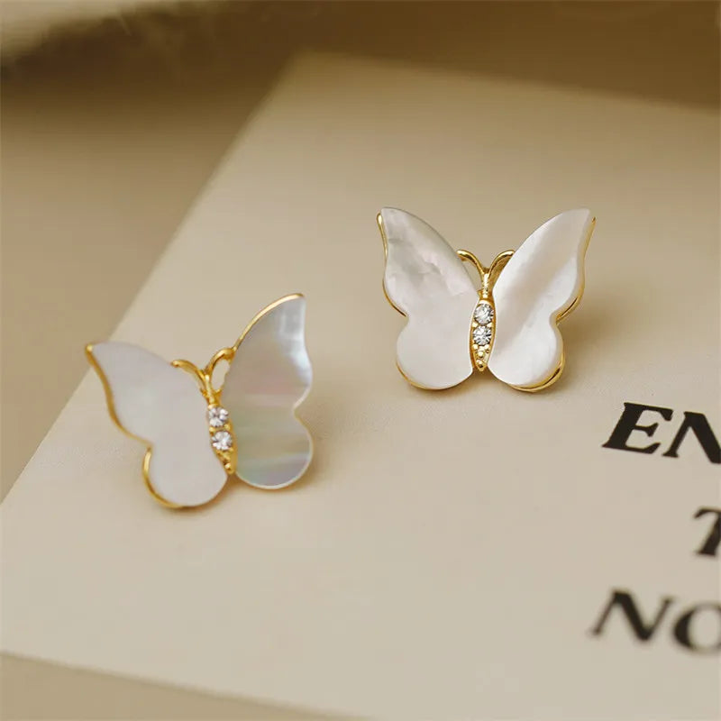 Zenat Black Enamel Flower Stud Earrings for Women