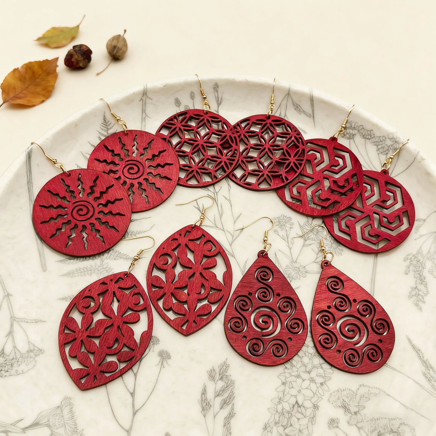 Zenat 5 Pairs Red Wood Hollow Earrings – Trendy