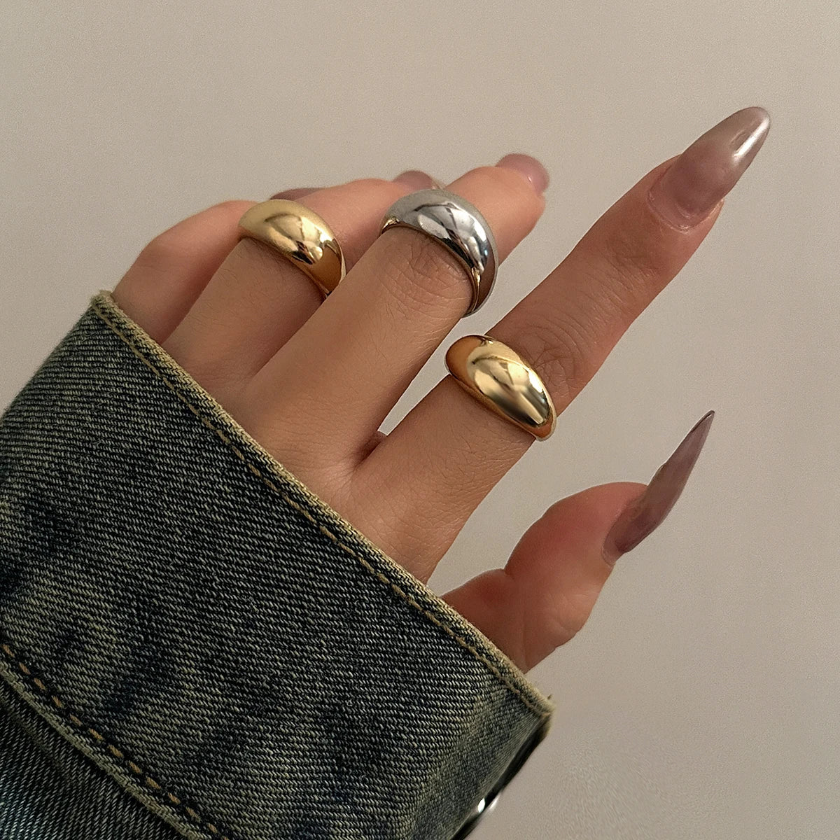 Zenat 8-Piece Chunky Mixed Metal Rings Set