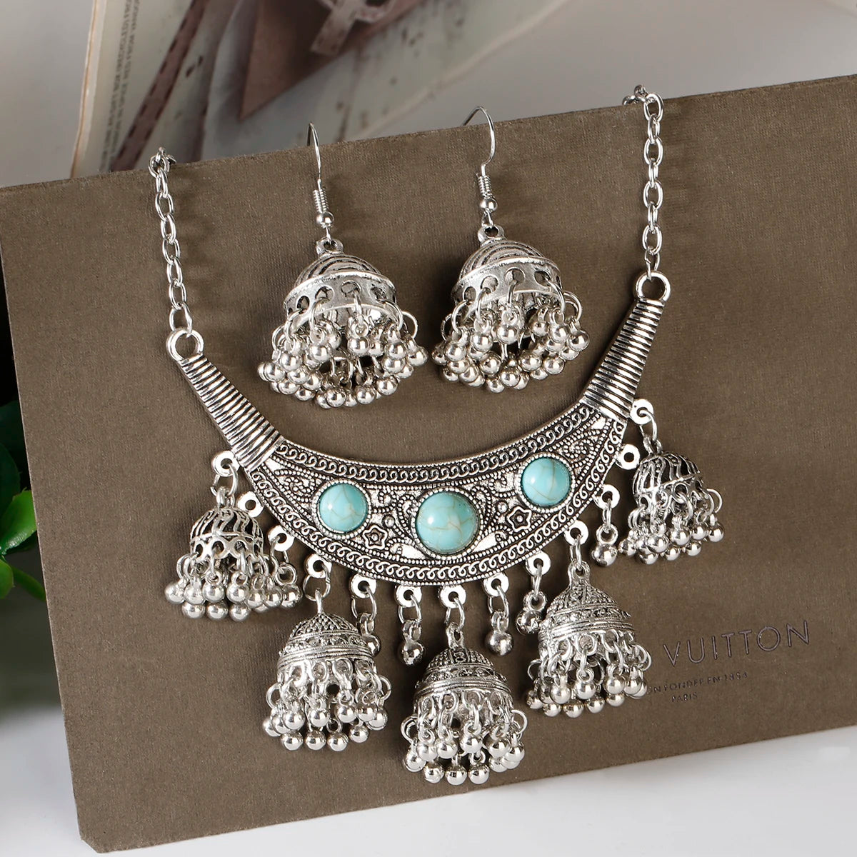 Zenat Luxury Retro Ethnic Carved Jhumka Set