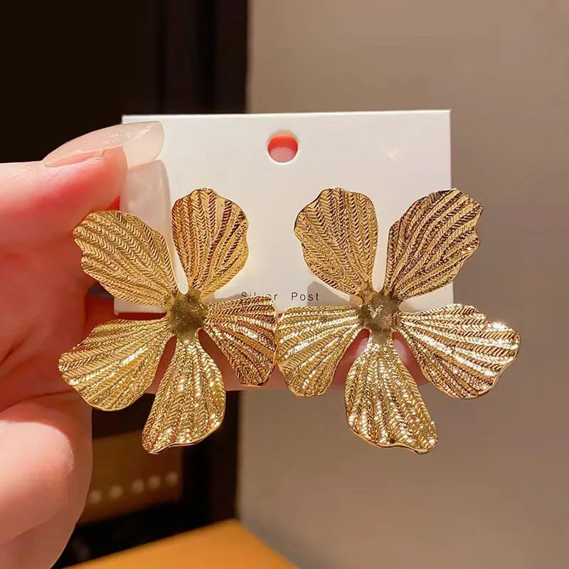 Zenat Golden Woven Clip-On Earrings – Geometric Non-Pierced