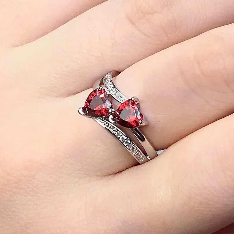 2025 European and American Red Cubic Zirconia Ring, Oval Geometric Fashion Temperament Elegant and Dazzling Jewelry Accessories