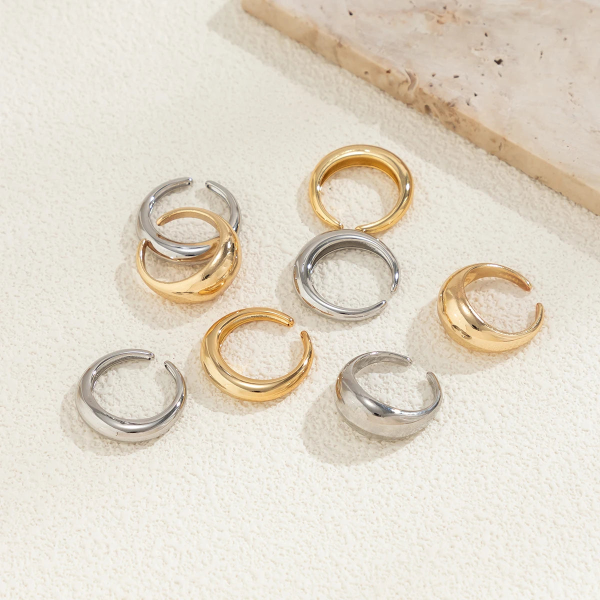 Zenat 8-Piece Chunky Mixed Metal Rings Set