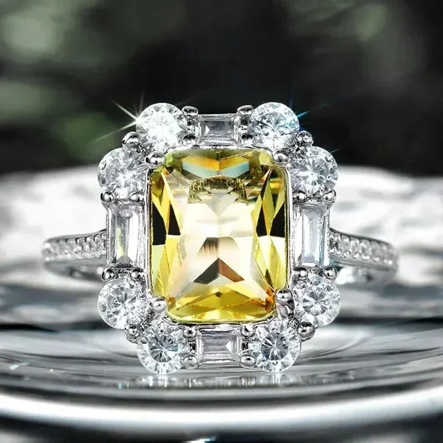 Zenat Sparkling Crystal Zircon Women's Ring