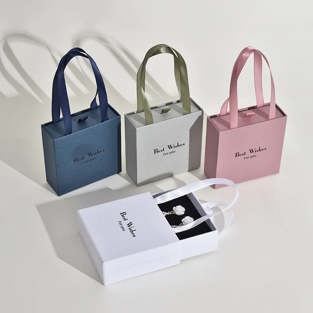 Portable Necklace Gift Box Velvet-Lined
