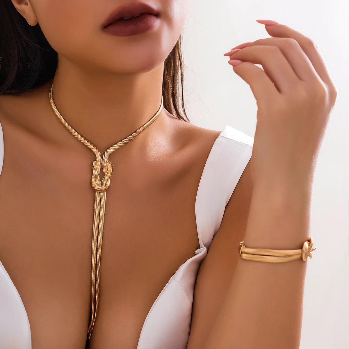 Zenat Twisted Chain Necklace & Bracelet Set