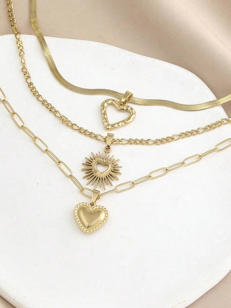 Zenat 3 Pcs Heart Pendant Chain Layered Necklace Set