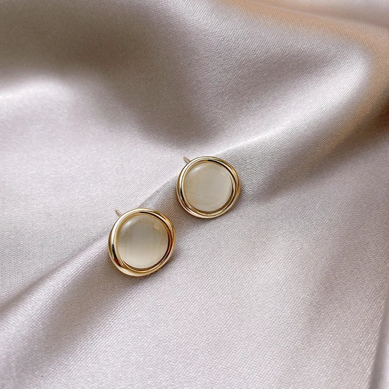Korean Design Opal Round Stud Earring for Women Temperament Sweet Geometry Jewelry Wholesale Christmas Girlfriend Gift
