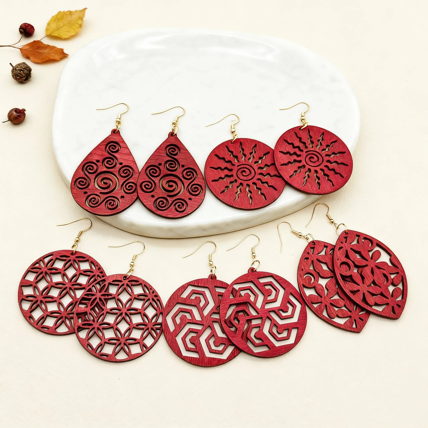 Zenat 5 Pairs Red Wood Hollow Earrings – Trendy