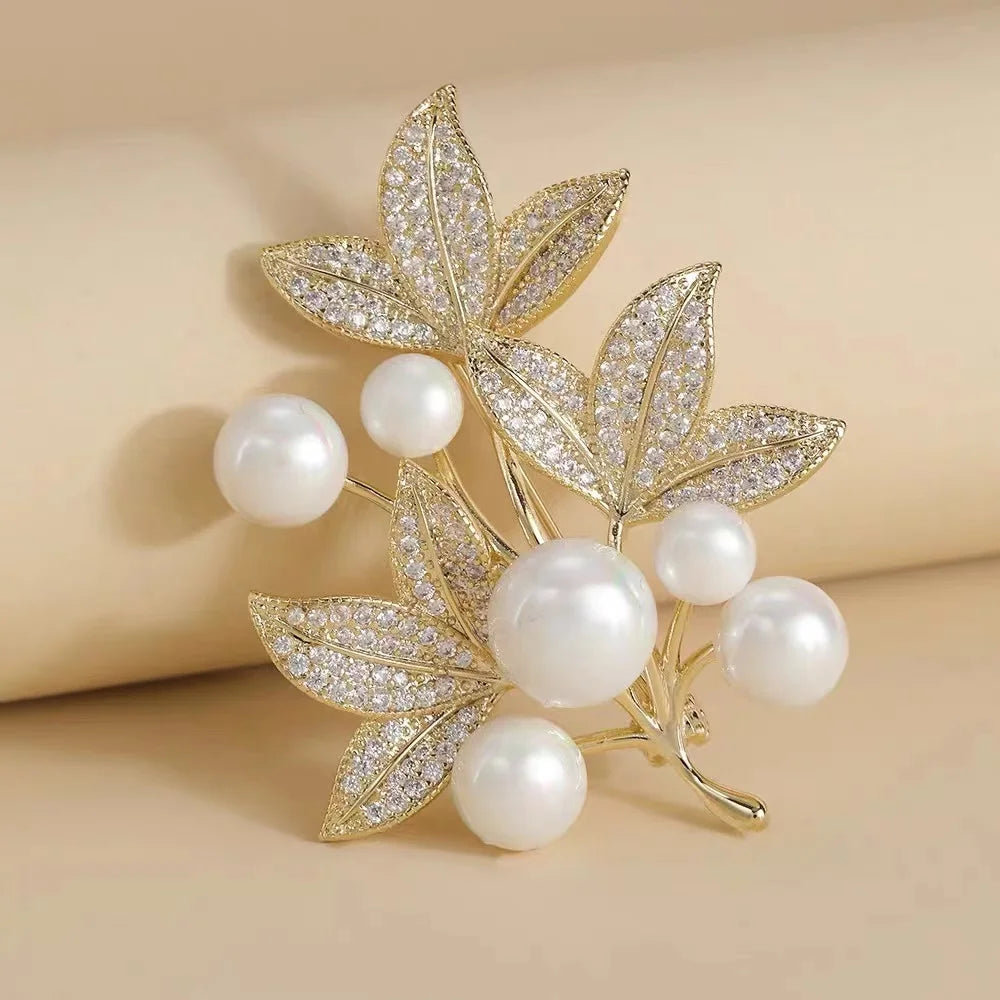Zenat Sweet Flower Rhinestone Lapel Pin Brooch