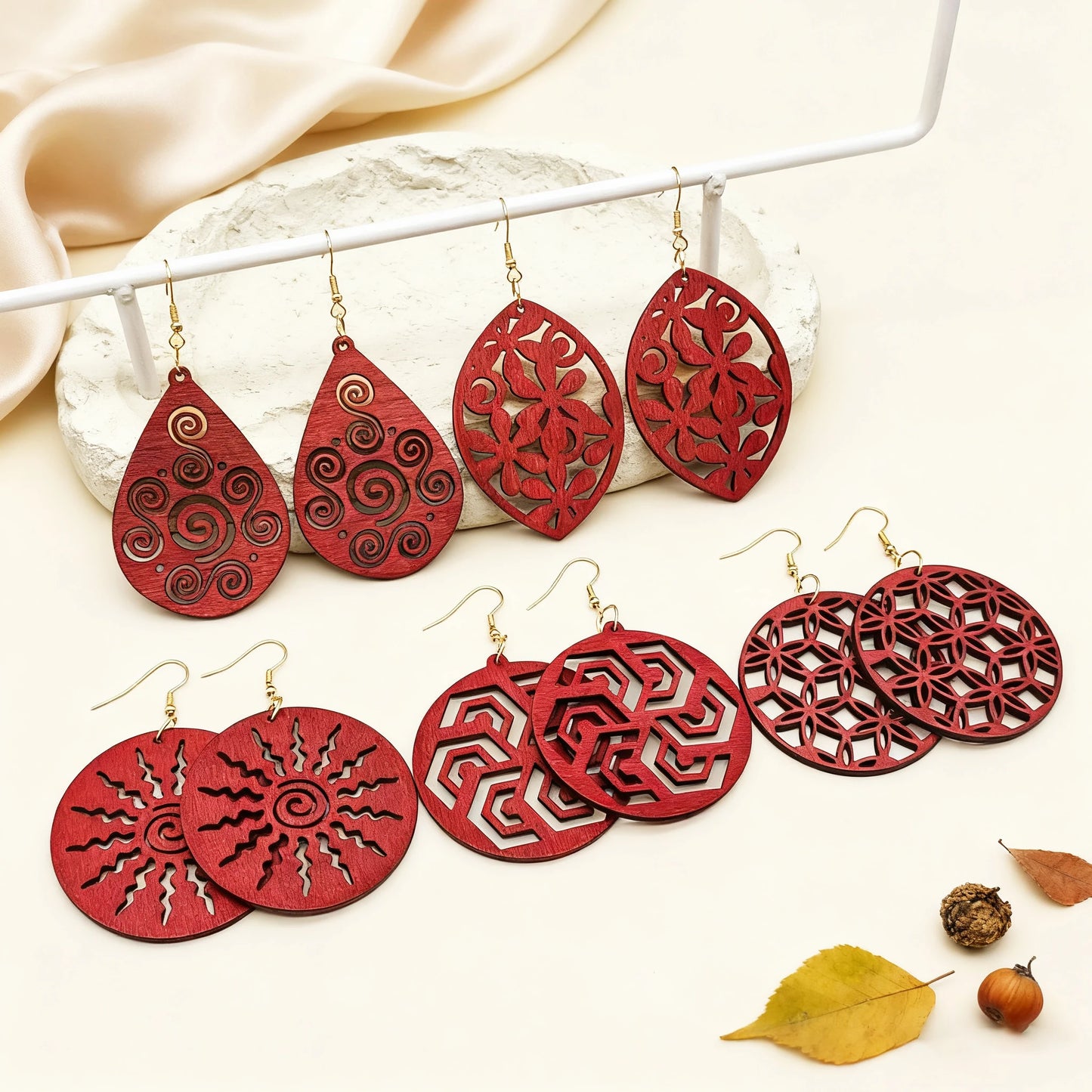 Zenat 5 Pairs Red Wood Hollow Earrings – Trendy