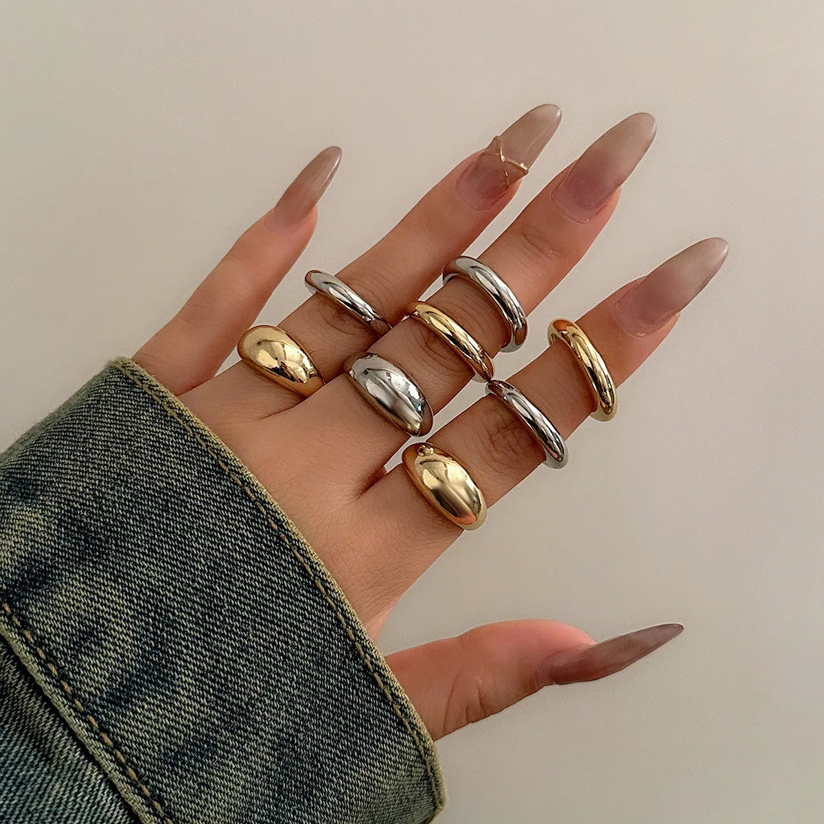 Zenat 8-Piece Chunky Mixed Metal Rings Set