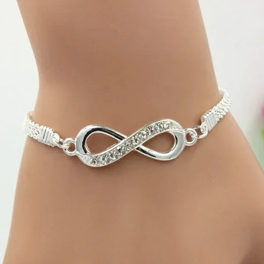 Zenat Delysia King 8-Shaped Crystal Bracelet