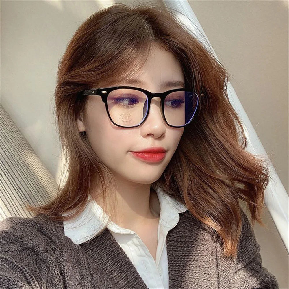 Glasses Ultralight Retro Transparent Frame Plain Men Women Fashion Glasses for Wedding Party Decorate Eyeglasses Fake Glasses