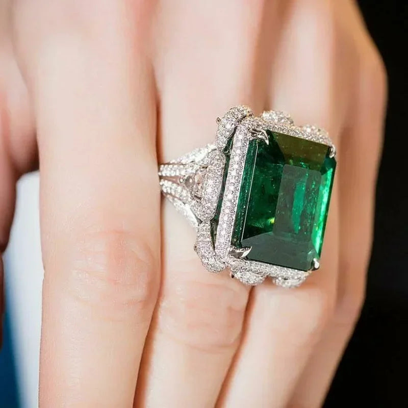 2025 New Luxury High End Party Women's Ring Bright Green Oval Crystal Noble  Retro Style Accessories Gorgeous Gift