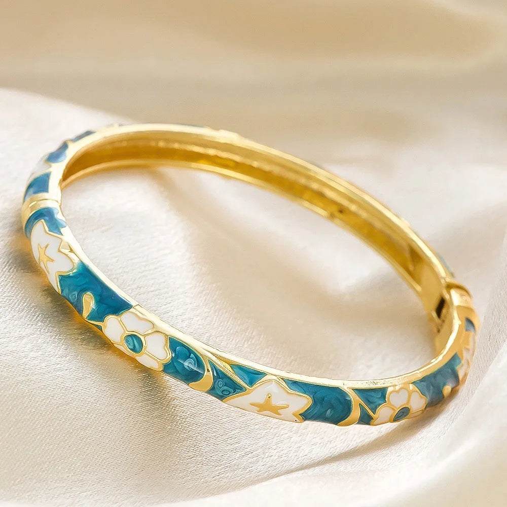 Elegant Enamel Dropped Glaze Flower Texture Closed End Bracelet For Women Retro Gold Copper Metal Bracelet Party Jewelry Gifts