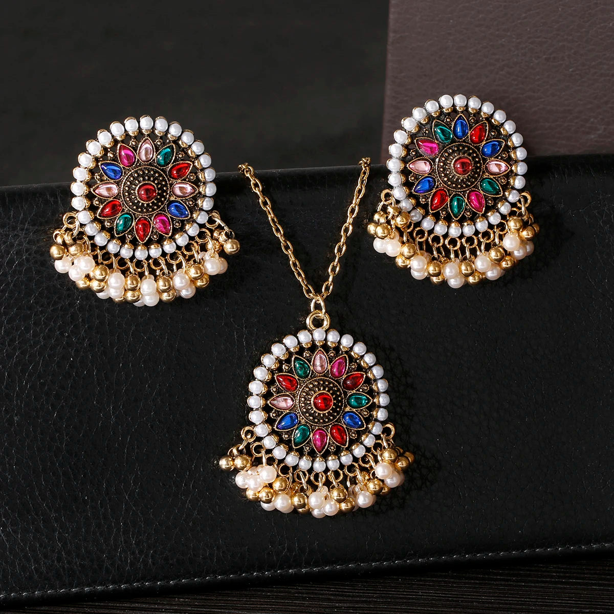 Zenat Luxury Retro Ethnic Carved Jhumka Set
