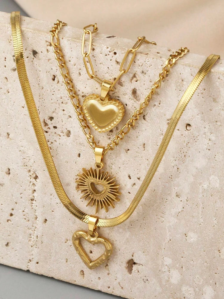Zenat 3 Pcs Heart Pendant Chain Layered Necklace Set