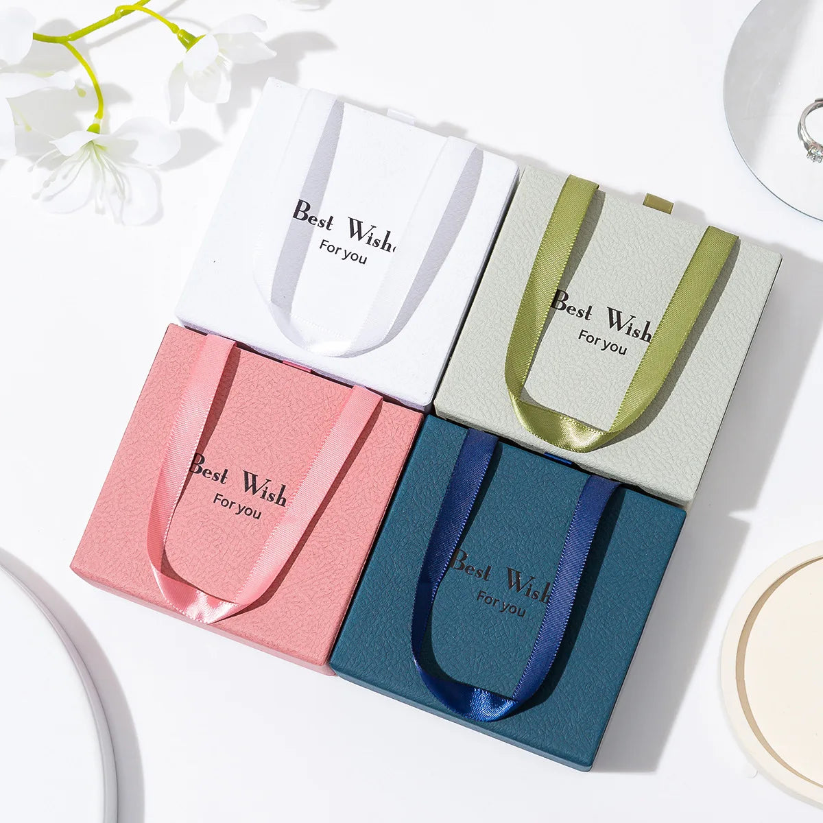 Portable Necklace Gift Box Velvet-Lined