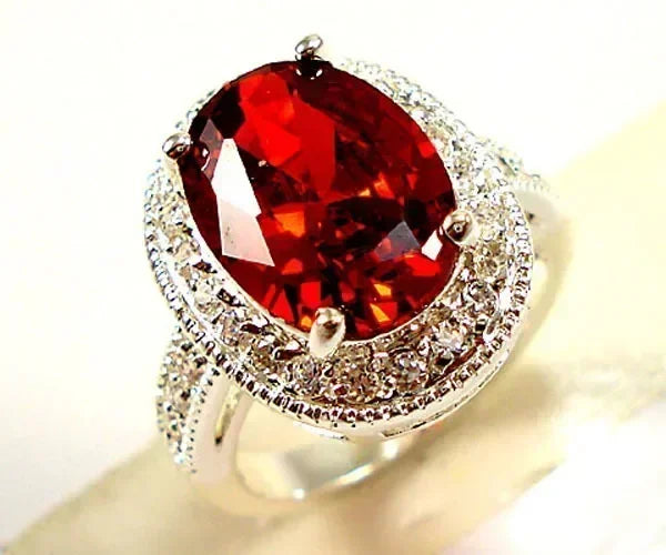 2025 European and American Red Cubic Zirconia Ring, Oval Geometric Fashion Temperament Elegant and Dazzling Jewelry Accessories