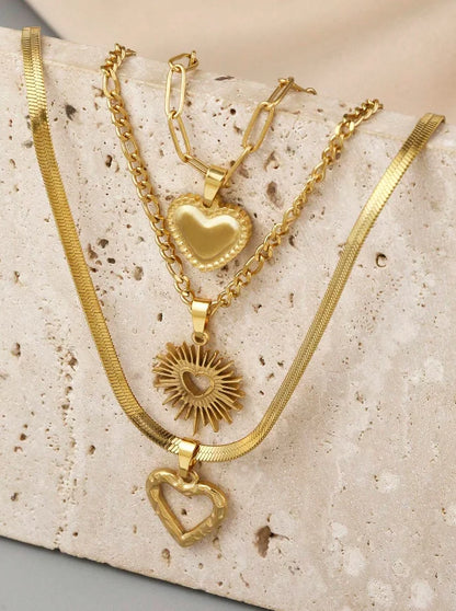 Zenat 3 Pcs Heart Pendant Chain Layered Necklace Set