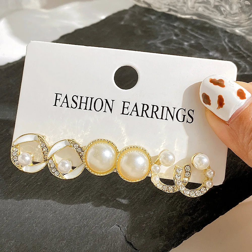 Zenat Bow Fishtail Pearl Moon Earrings Set