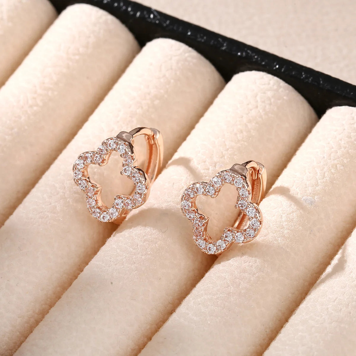 Zenat Flower Earrings – Simple, Safe, Dual-Use Gift