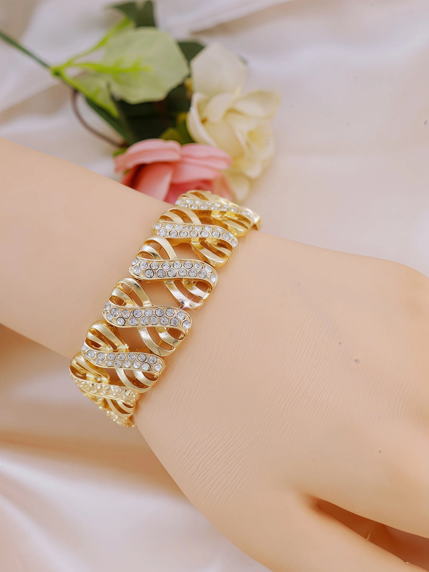 Zenat 5 Piece Bridal Set 18k Gold Plated Stylish Bow Infinity