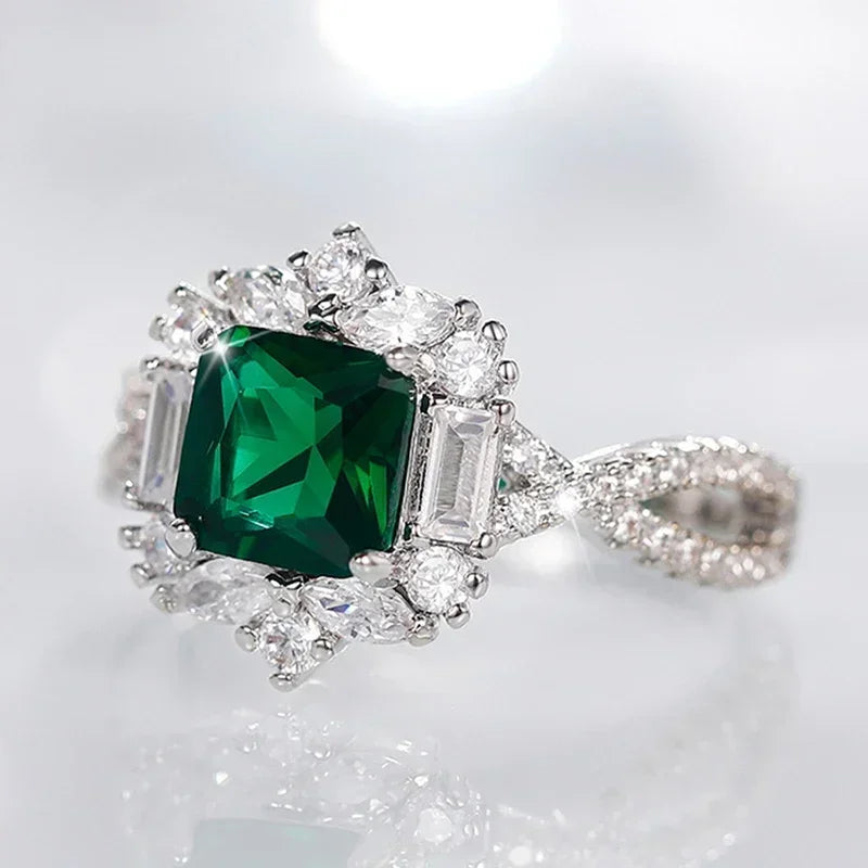 2025 New Luxury High End Party Women's Ring Bright Green Oval Crystal Noble  Retro Style Accessories Gorgeous Gift