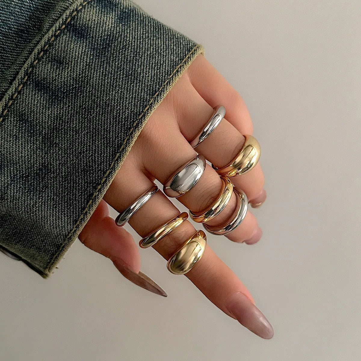 Zenat 8-Piece Chunky Mixed Metal Rings Set