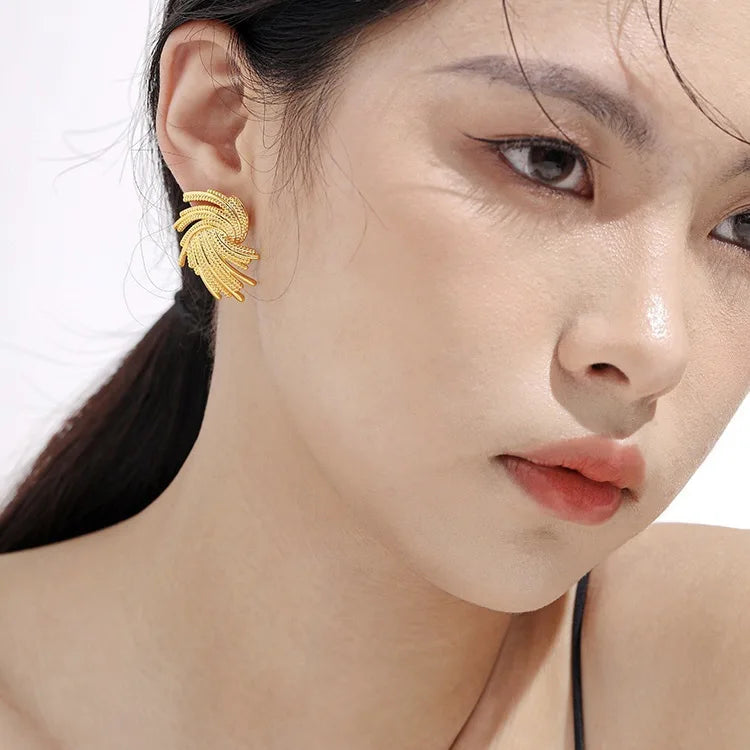 Zenat Golden Woven Clip-On Earrings – Geometric Non-Pierced